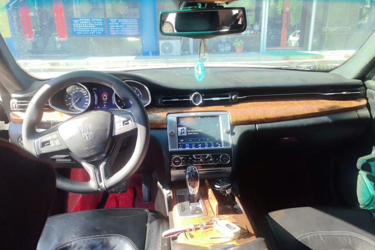 Used Maserati President 2013 3.0T Standard Model Center Console