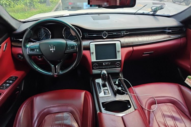 Used Maserati President 2013 3.0T Standard Model Center Console