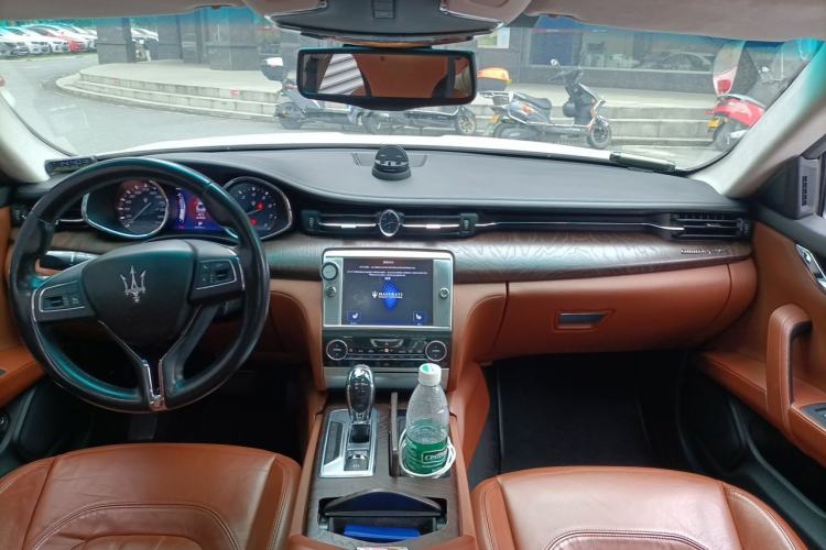 Used Maserati President 2013 3.0T Standard Model Center Console