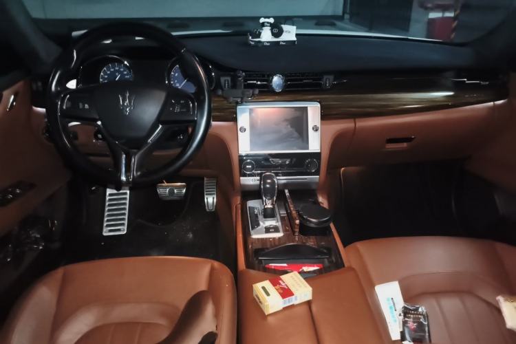 Used Maserati President 2013 3.0T Standard Model Center Console