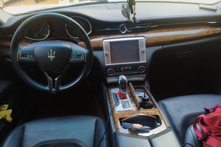Used Maserati President 2013 3.0T Standard Model Center Console