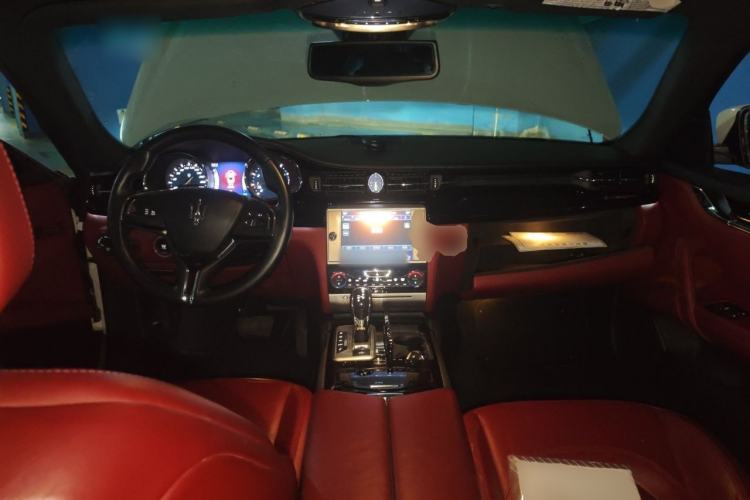 Used Maserati President 2013 3.0T Standard Model Center Console