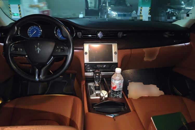 Used Maserati President 2013 3.0T Standard Model Center Console