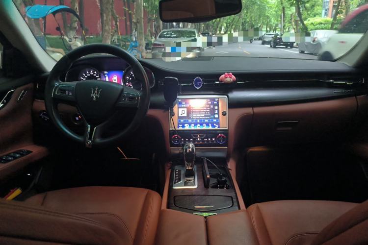 Used Maserati President 2013 3.0T Standard Model Center Console