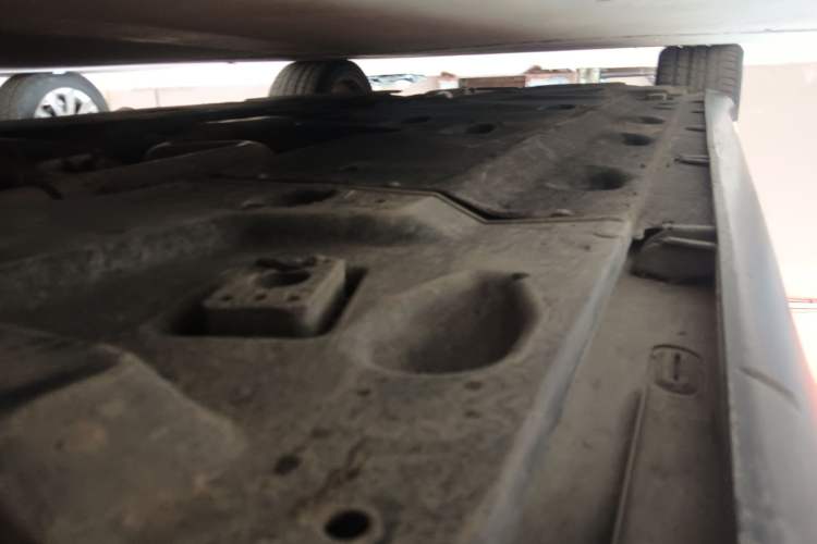 Used Maserati President 2013 3.0T Standard Model Chassis Front Right