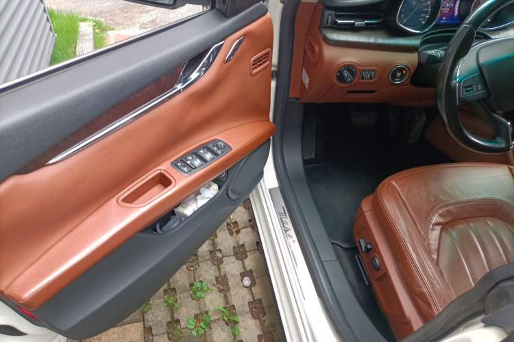 Used Maserati President 2013 3.0T Standard Model Driver Seat