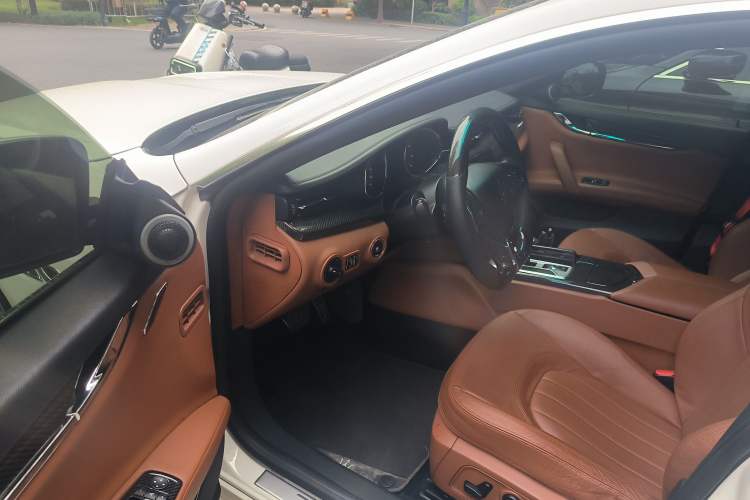 Used Maserati President 2013 3.0T Standard Model Driver Seat