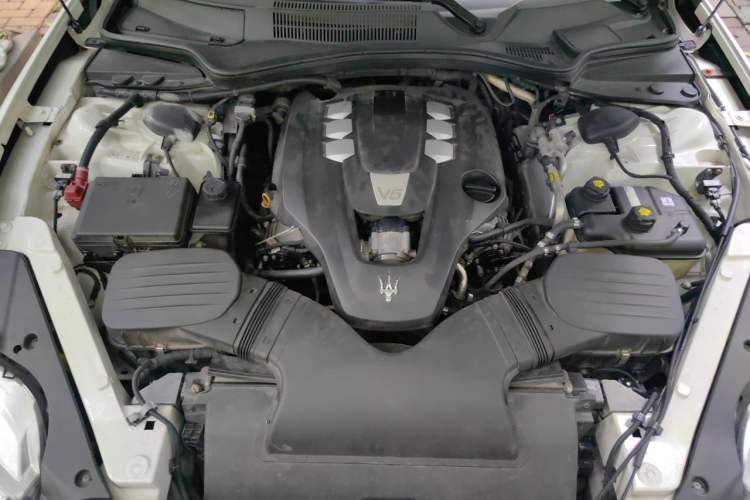 Used Maserati President 2013 3.0T Standard Model Engine Bay