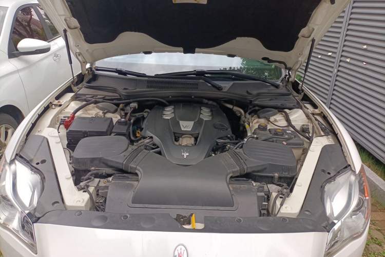 Used Maserati President 2013 3.0T Standard Model Engine Bay