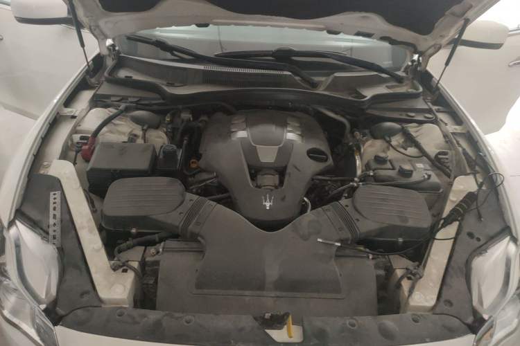 Used Maserati President 2013 3.0T Standard Model Engine Bay