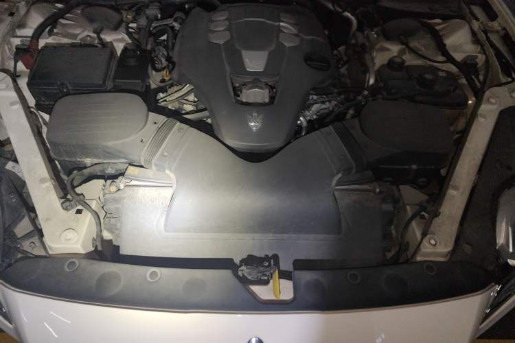 Used Maserati President 2013 3.0T Standard Model Engine Bay