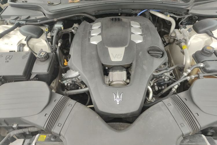 Used Maserati President 2013 3.0T Standard Model Engine Bay