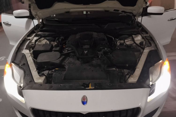 Used Maserati President 2013 3.0T Standard Model Engine Bay