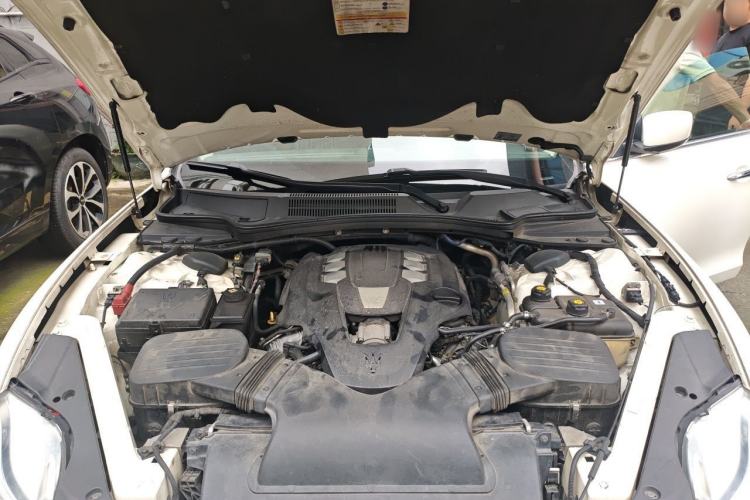 Used Maserati President 2013 3.0T Standard Model Engine Bay