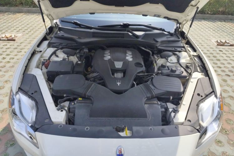 Used Maserati President 2013 3.0T Standard Model Engine Bay