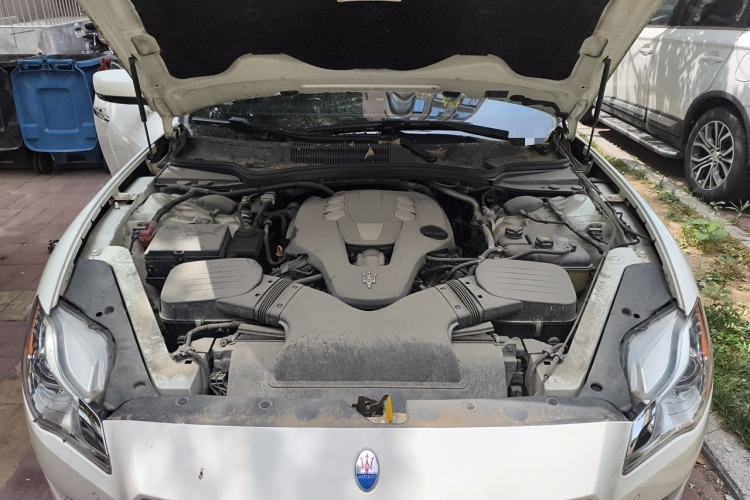 Used Maserati President 2013 3.0T Standard Model Engine Bay