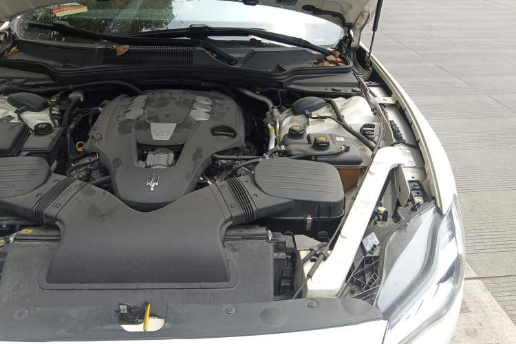 Used Maserati President 2013 3.0T Standard Model Engine Bay Left