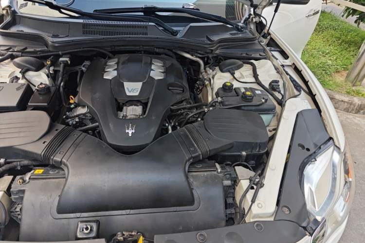Used Maserati President 2013 3.0T Standard Model Engine Bay Left
