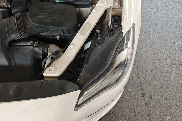 Used Maserati President  Engine Bay Left