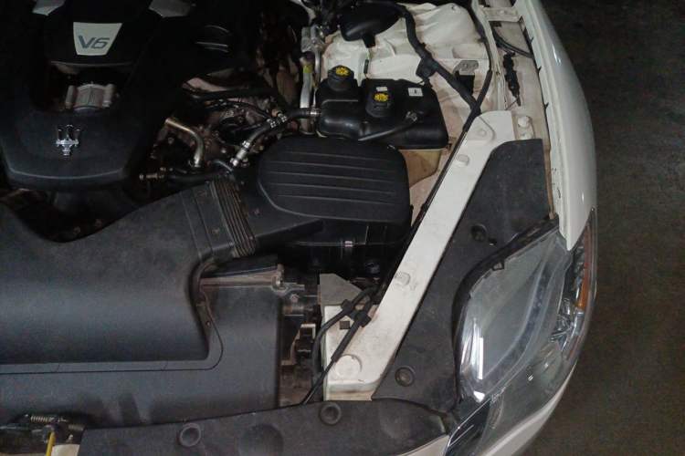 Used Maserati President  Engine Bay Left