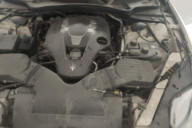 Used Maserati President 2013 3.0T Standard Model Engine Bay Left