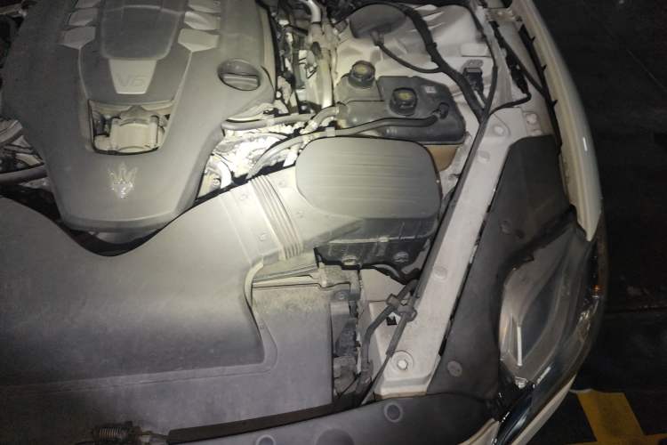 Used Maserati President 2013 3.0T Standard Model Engine Bay Left