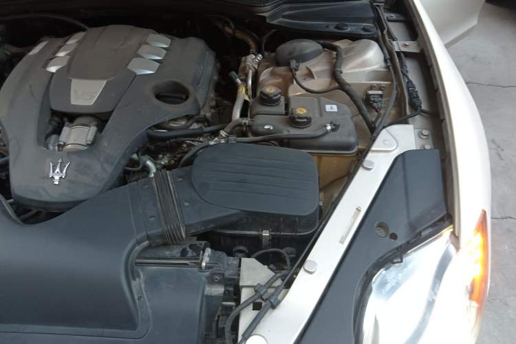 Used Maserati President 2013 3.0T Standard Model Engine Bay Left