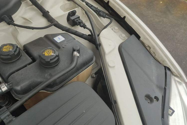 Used Maserati President 2013 3.0T Standard Model Engine Bay Left