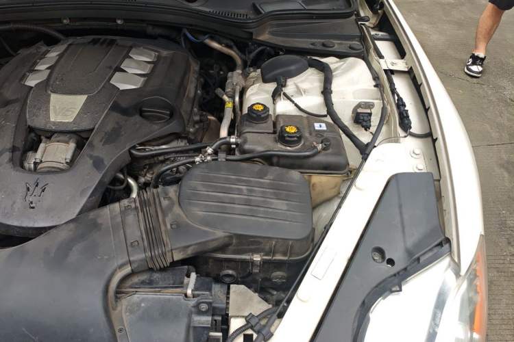 Used Maserati President 2013 3.0T Standard Model Engine Bay Left