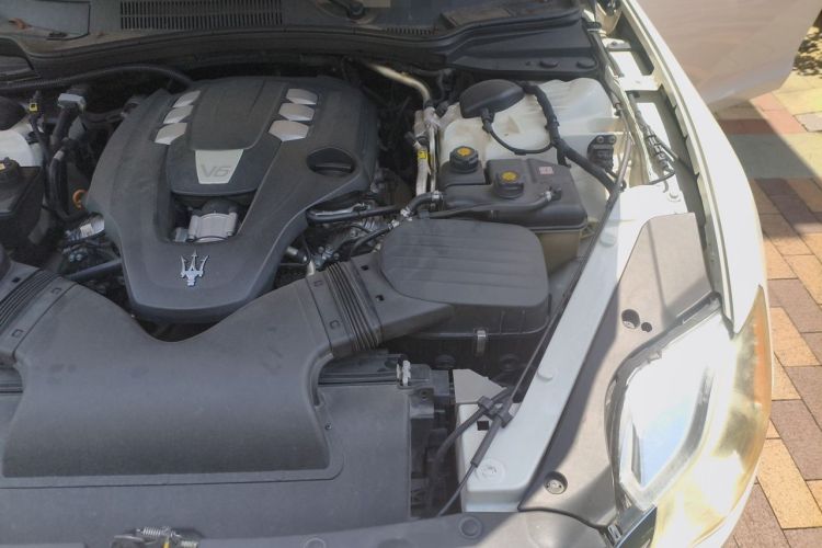 Used Maserati President 2013 3.0T Standard Model Engine Bay Left