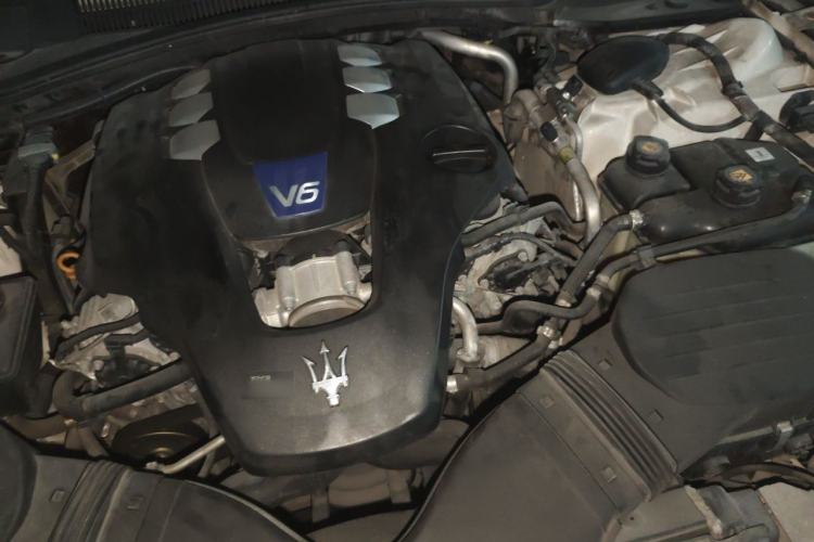 Used Maserati President 2013 3.0T Standard Model Engine Bay Left