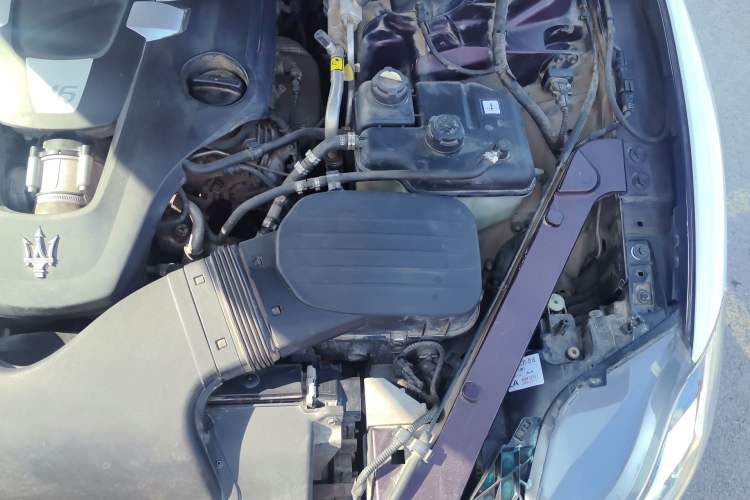 Used Maserati President 2013 3.0T Standard Model Engine Bay Left