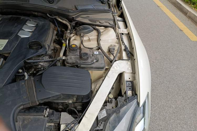 Used Maserati President 2013 3.0T Standard Model Engine Bay Left