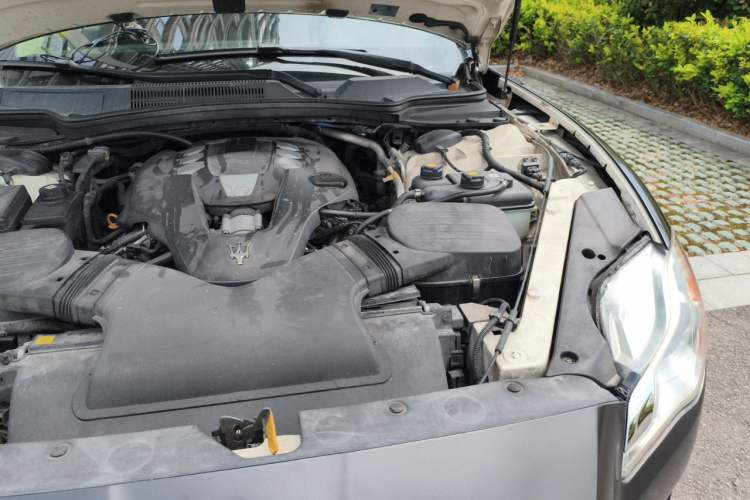 Used Maserati President 2013 3.0T Standard Model Engine Bay Left