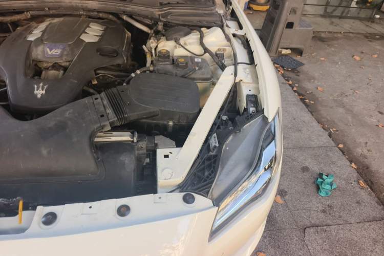 Used Maserati President 2013 3.0T Standard Model Engine Bay Left
