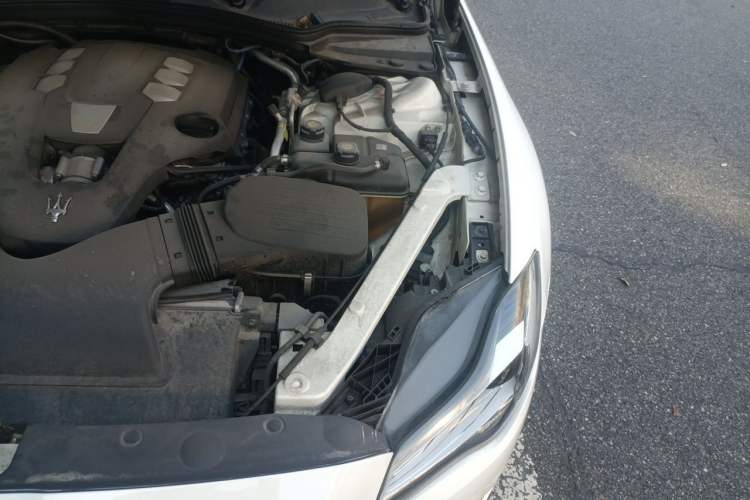 Used Maserati President 2013 3.0T Standard Model Engine Bay Left