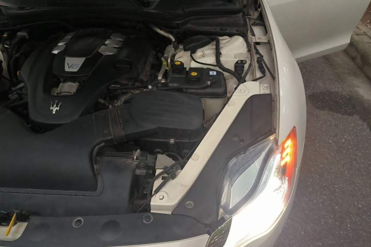 Used Maserati President 2013 3.0T Standard Model Engine Bay Left