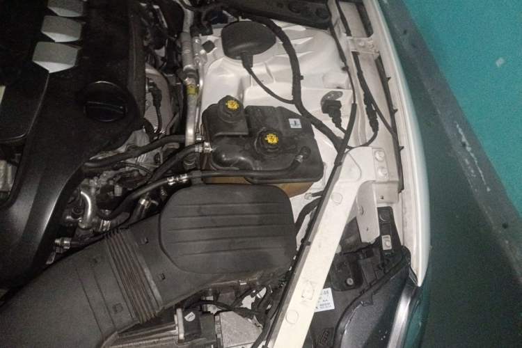 Used Maserati President 2013 3.0T Standard Model Engine Bay Left