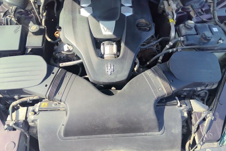 Used Maserati President 2013 3.0T Standard Model Engine Bay