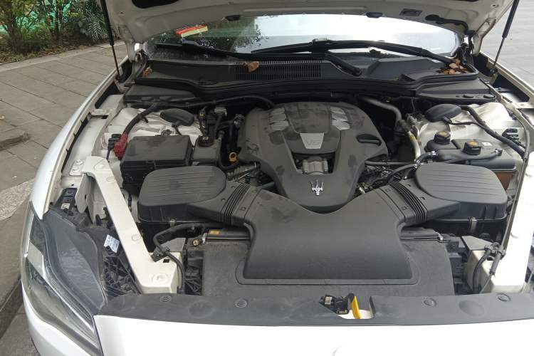 Used Maserati President 2013 3.0T Standard Model Engine Bay Right