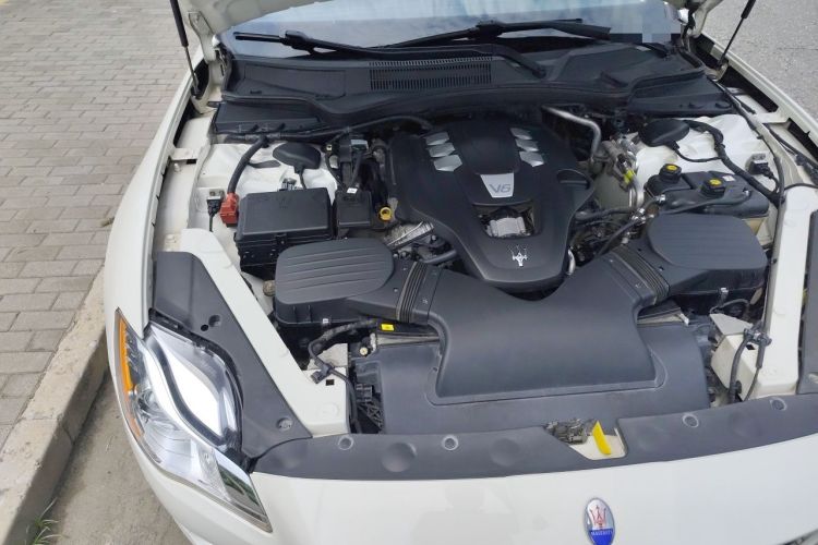 Used Maserati President 2013 3.0T Standard Model Engine Bay Right
