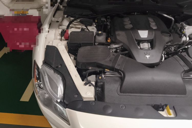 Used Maserati President 2013 3.0T Standard Model Engine Bay Right