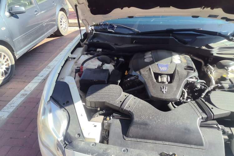 Used Maserati President 2013 3.0T Standard Model Engine Bay Right