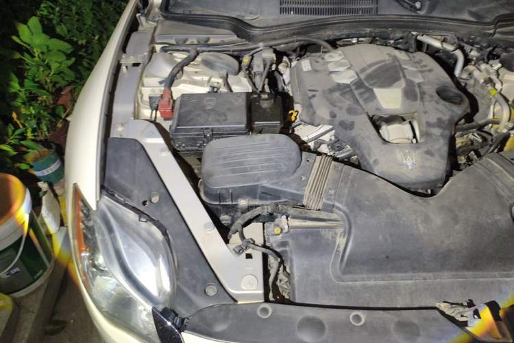 Used Maserati President 2013 3.0T Standard Model Engine Bay Right