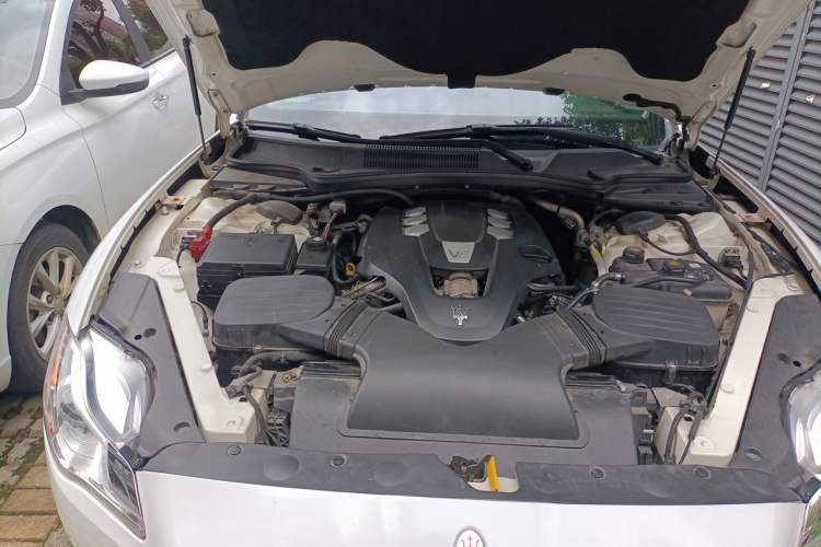 Used Maserati President 2013 3.0T Standard Model Engine Bay Right