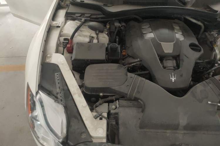 Used Maserati President 2013 3.0T Standard Model Engine Bay Right