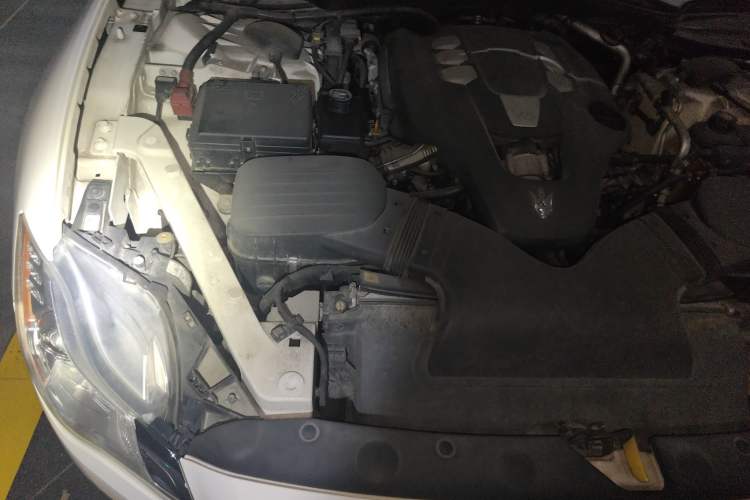 Used Maserati President 2013 3.0T Standard Model Engine Bay Right