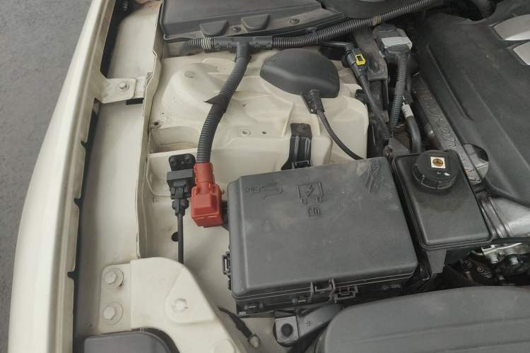 Used Maserati President 2013 3.0T Standard Model Engine Bay Right
