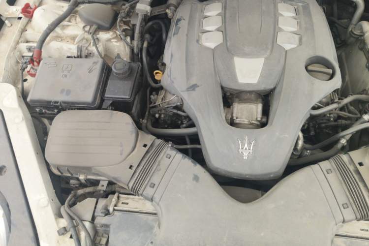 Used Maserati President 2013 3.0T Standard Model Engine Bay Right