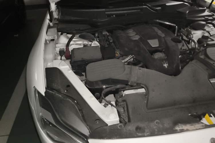 Used Maserati President 2013 3.0T Standard Model Engine Bay Right